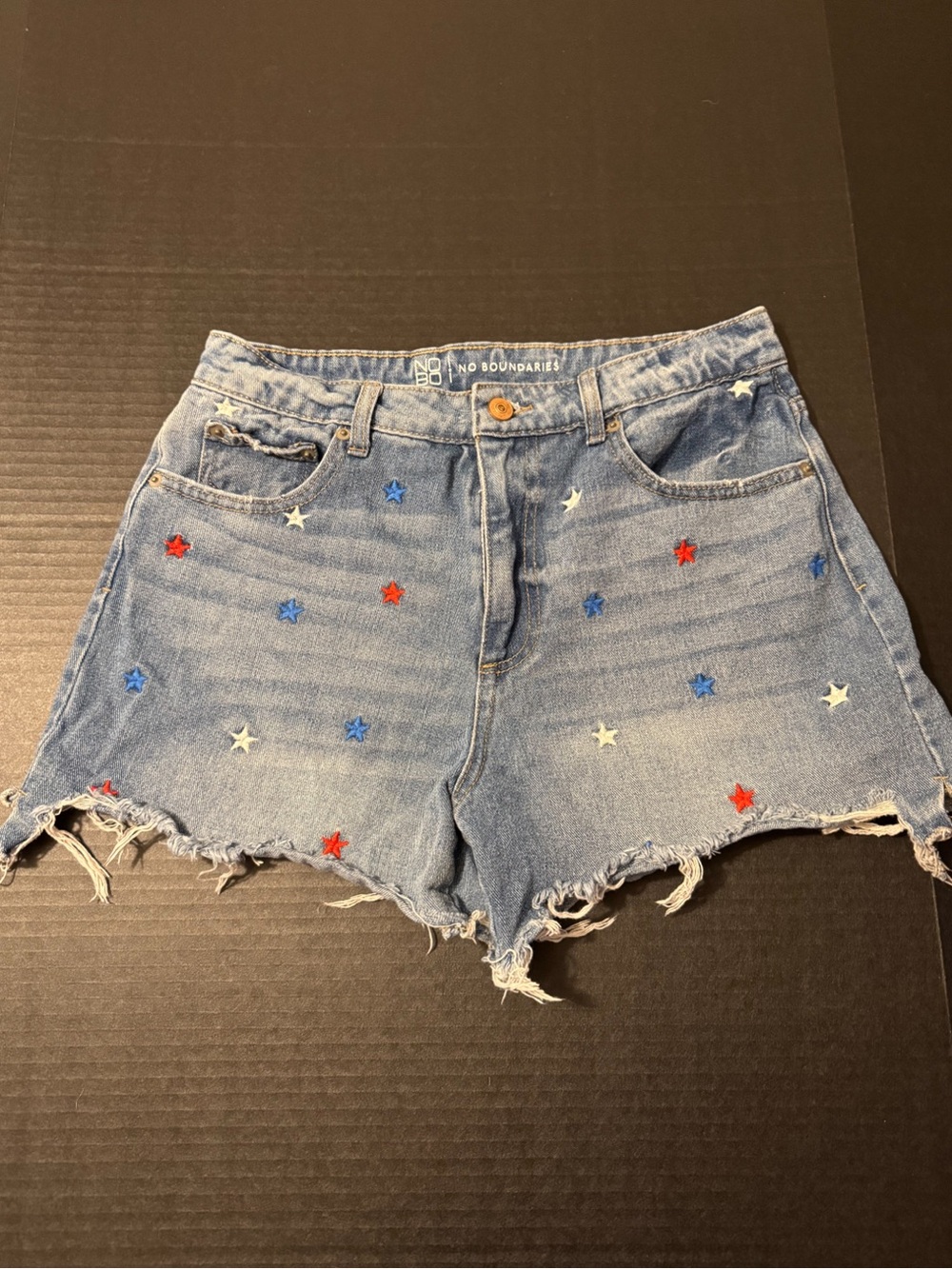 No Boundaries Light Blue Embroidered Star Denim Cutoff Shorts ⭐️
